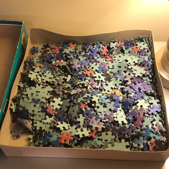 🎉2/$15🎉1000 piece jigsaw puzzle, “Night of the Comet” - Picture 10 of 11